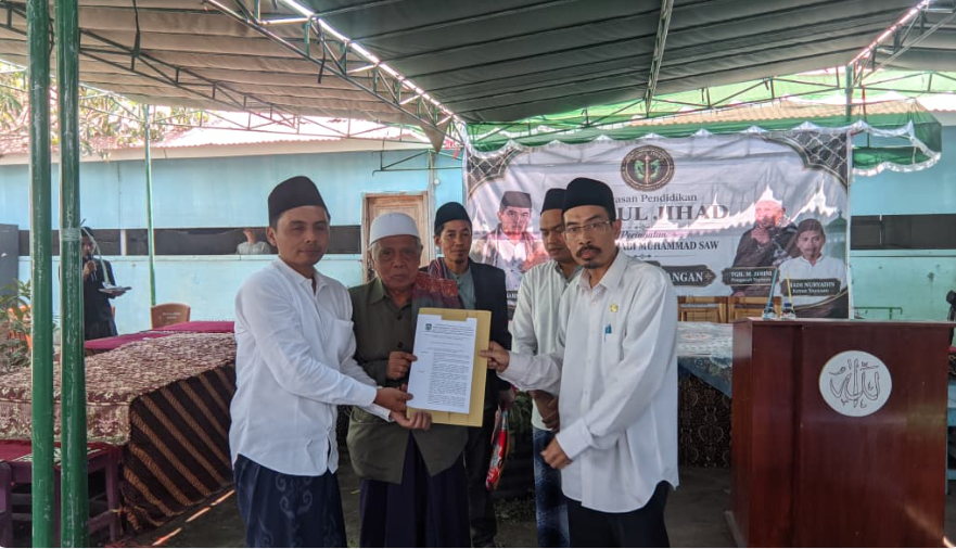Penyerahan izin operasional SMA NURUL JIHAD